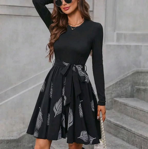 Graphic Print Belted Dress - Picture 1 of 5